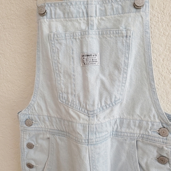 Levi's Slouchy Overalls Light Blue Wash - Picture 8 of 8